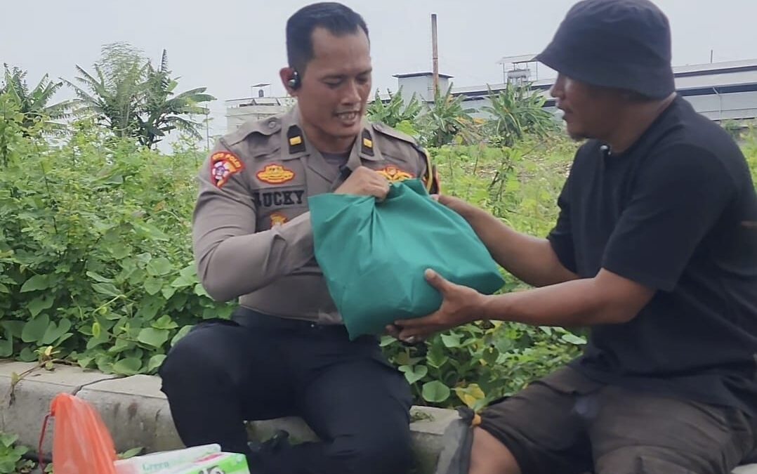 PAMAPTA Polres Lamongan berPADUKA, Salurkan Sembako untuk Warga Difabel