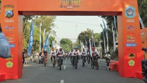 Ribuan Peserta dari Berbagai Daerah di Jawa Timur Meriahkan Lamongan Bhayangkara Fun Bike 2026